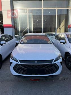 بی وای دی Qin Plus